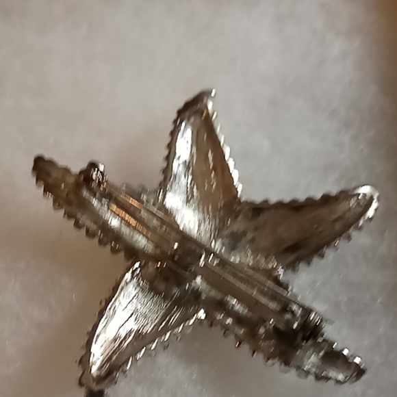 Brooch - Picture 2 of 2